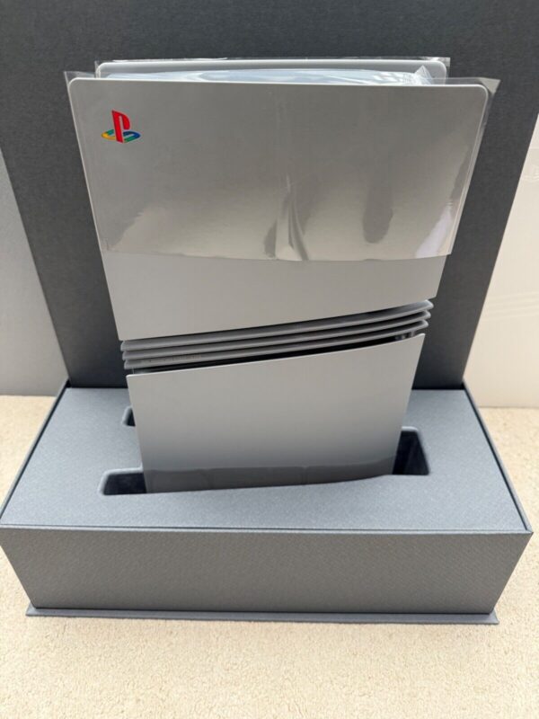 Consola PlayStation 5 Pro – Paquete de edición limitada del 30.º aniversario de Sony PS5 - Imagen 4